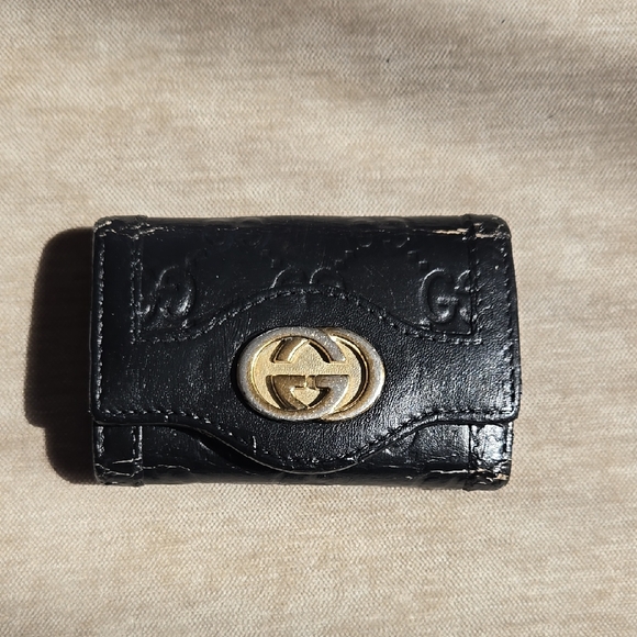 Gucci Monogram Black Keyholder - Picture 1 of 5